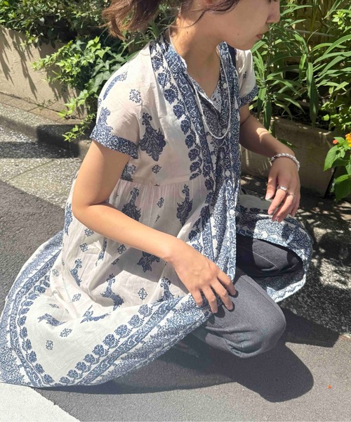 AS KNOW AS plus（アズノゥアズプラス）の「◎インド パネル柄彩りギャザーワンピ―ス（ワンピース・レディース・ネイビー系/グリーン系/イエロー/チャコールグレー/ブラック系/オレンジ系/グレー系/ホワイト系・FREE）」の14枚目の写真