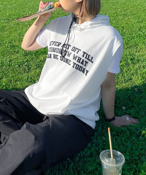 Chillfar(チルファー)の「フード付きロゴベスト(ベスト・レディース・ダークグリーン/ネイビー/チャコール/オートミール/ホワイト・FREE)」の2枚目の写真