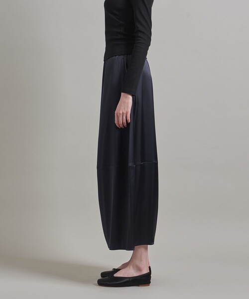 ＜LOEFF＞サテン コクーンスカート LOEFF（ロエフ）の「＜LOEFF＞サテン コクーンスカート