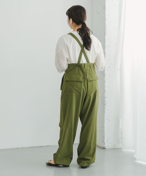 ITEMS URBANRESEARCH(アイテムズ アーバンリサーチ)の「フェザーフリンジドッキングプルオーバー(Tシャツ/カットソー・レディース・ブラック/オフホワイト・FREE)」の5枚目の写真