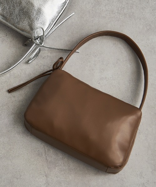 MAISON BREEZE reveur(メゾンブリーズレヴール)の「【MAISON BREEZE reveur】ribbon one shoulder hand bag リボンワンショルダーPUレザーハンドバッグ ショルダー付き(ハンドバッグ・レディース・ブラウン/ブラック/グレー/シルバー・FREE)」の3枚目の写真