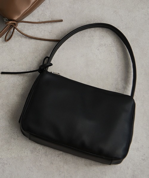 MAISON BREEZE reveur(メゾンブリーズレヴール)の「【MAISON BREEZE reveur】ribbon one shoulder hand bag リボンワンショルダーPUレザーハンドバッグ ショルダー付き(ハンドバッグ・レディース・ブラウン/ブラック/グレー/シルバー・FREE)」の1枚目の写真