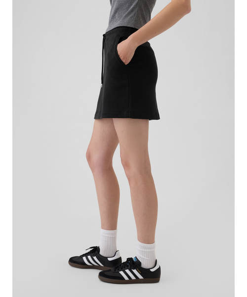 GAP(ギャップ)の「ヴィンテージソフト イージーGapロゴ ミニスカート(スカート・レディース・オフホワイト/ブラック/ライトグレー・S/M/L/XS/XXS)」の6枚目の写真