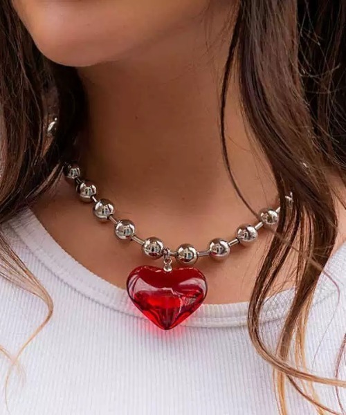 SHEENA（シーナ）の「BIGボールチェーンハートネックレス（ネックレス・レディース・ブラック/レッド/クリーム・FREE）」の12枚目の写真