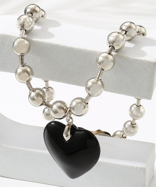 SHEENA（シーナ）の「BIGボールチェーンハートネックレス（ネックレス・レディース・ブラック/レッド/クリーム・FREE）」の5枚目の写真