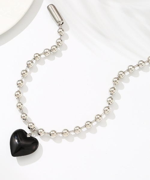 SHEENA（シーナ）の「BIGボールチェーンハートネックレス（ネックレス・レディース・ブラック/レッド/クリーム・FREE）」の6枚目の写真