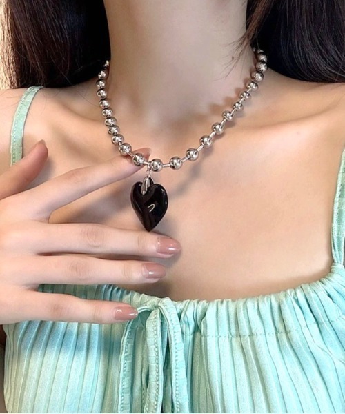 SHEENA（シーナ）の「BIGボールチェーンハートネックレス（ネックレス・レディース・ブラック/レッド/クリーム・FREE）」の17枚目の写真