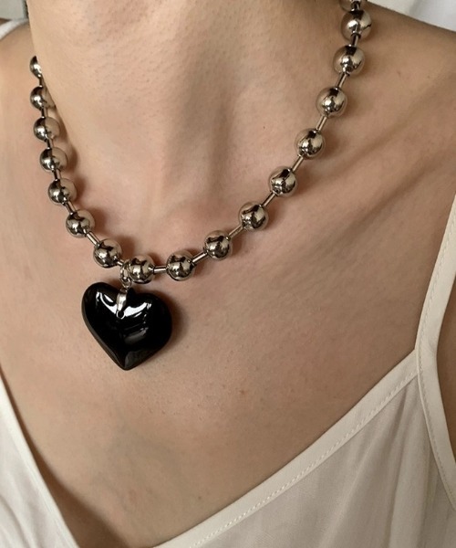 SHEENA（シーナ）の「BIGボールチェーンハートネックレス（ネックレス・レディース・ブラック/レッド/クリーム・FREE）」の14枚目の写真