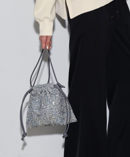 GALLEST(ギャレスト)の「スパンコール巾着ショルダーバック(ショルダーバッグ・レディース・シルバー/ブラック・00)」の11枚目の写真
