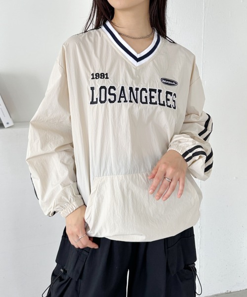 CLEA（クレア）の「ユニフォームデザインナイロンプルオーバー（シャツ/ブラウス・レディース・ベージュ/ネイビー/ホワイト・FREE）」の2枚目の写真