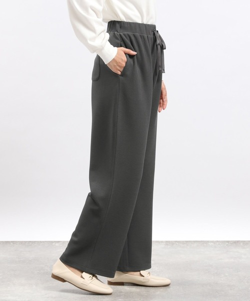 GLOBAL WORK Smile Seed Store(グローバルワーク スマイルシードストア)の「フクレジャガードイージーパンツ/121886(その他パンツ・レディース・ブラック/グレイッシュベージュ/ブルー/チャコール・X-LARGE/LARGE/SMALL/MEDIUM)」の20枚目の写真