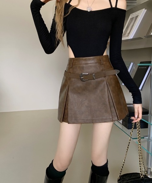 SHEENA(シーナ)の「ベルトSETインパン付きフェイクレザープリーツスカート(スカート・レディース・ブラック/モカ・L/M/S)」の12枚目の写真