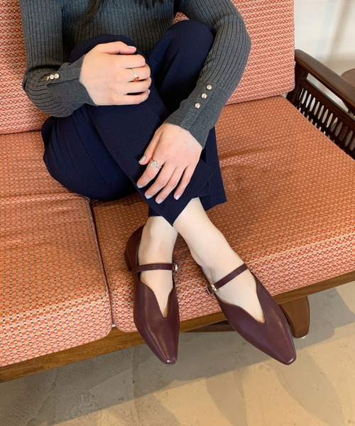 ORiental TRaffic（オリエンタルトラフィック）の「ベルトデザインフラットパンプス 45302（パンプス・レディース・ホワイト/レッド/ブラック・33/34/35/36/37/38/39/40/41/42/43）」の5枚目の写真