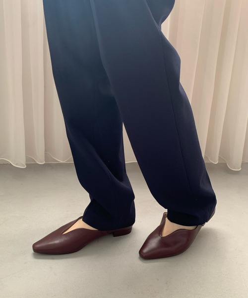 ORiental TRaffic（オリエンタルトラフィック）の「ベルトデザインフラットパンプス 45302（パンプス・レディース・ホワイト/レッド/ブラック・33/34/35/36/37/38/39/40/41/42/43）」の6枚目の写真