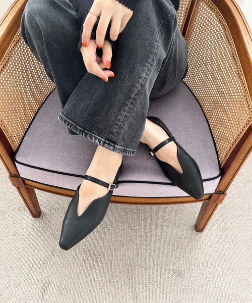 ORiental TRaffic（オリエンタルトラフィック）の「ベルトデザインフラットパンプス 45302（パンプス・レディース・ホワイト/レッド/ブラック・33/34/35/36/37/38/39/40/41/42/43）」の13枚目の写真