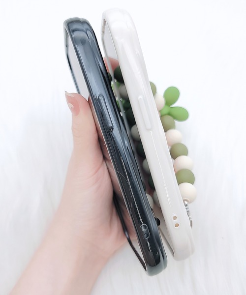 Lace Ladies(レースレディース)の「ウエーブライン 3D フラワーストラップ付き iPhone ケース(スマホケース/カバー・レディース・ブラック/ホワイト・A/F/I/K/J/P/Q/R/U/V/15 /15D)」の12枚目の写真