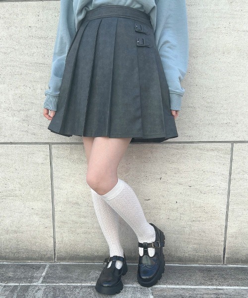 F i.n.t(フィント)の「キルト風フェイクレザーミニスカート/fint(スカート・レディース・ブラウン/チャコールグレー・FREE)」の11枚目の写真