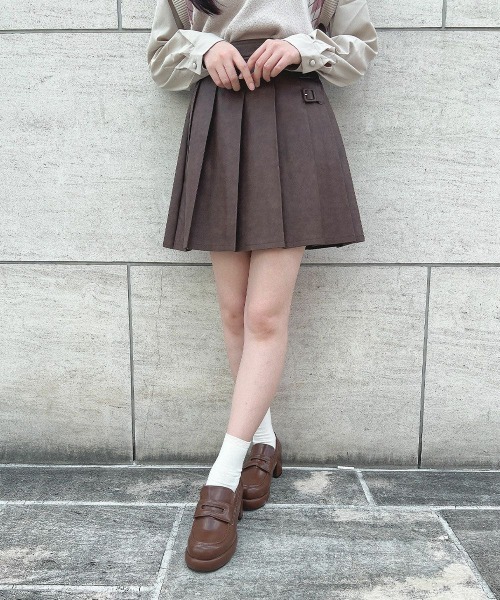 F i.n.t(フィント)の「キルト風フェイクレザーミニスカート/fint(スカート・レディース・ブラウン/チャコールグレー・FREE)」の7枚目の写真