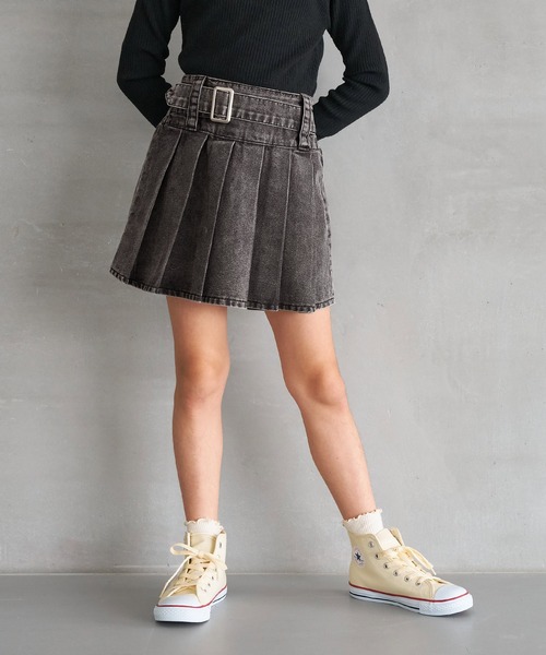 coca（coca）（コカ）の「キッズ ウエストベルトデニムプリーツスカート（デニムスカート・キッズ・ブラック/ブルー・120/130/140/150）」の2枚目の写真