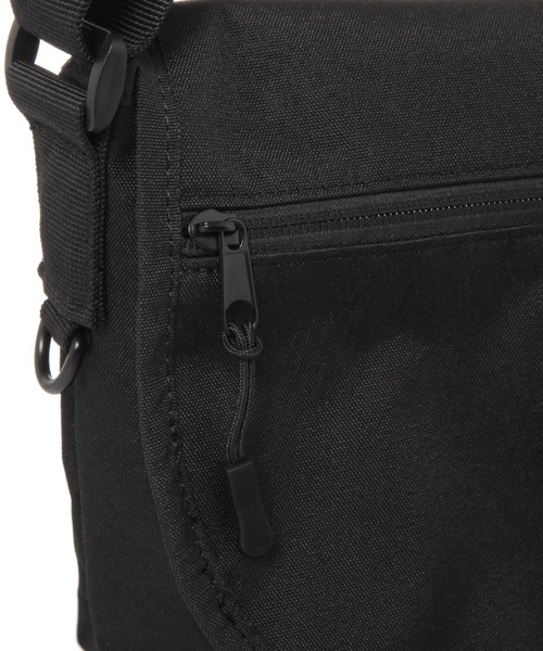 LAKOLE（ラコレ）の「メッセンジャーミニショルダーバッグ / 200731（ショルダーバッグ・メンズ・サンドグレー/ブラック・FREE）」の13枚目の写真