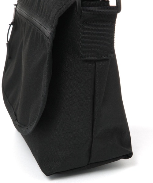 LAKOLE（ラコレ）の「メッセンジャーミニショルダーバッグ / 200731（ショルダーバッグ・メンズ・サンドグレー/ブラック・FREE）」の15枚目の写真