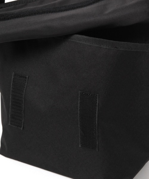 LAKOLE（ラコレ）の「メッセンジャーミニショルダーバッグ / 200731（ショルダーバッグ・メンズ・サンドグレー/ブラック・FREE）」の17枚目の写真