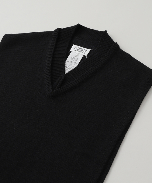 Maison Margiela（メゾンマルジェラ）の「Maison Margiela(メゾン マルジェラ) Knit Oversized Vest Stole SI1TH0001S18064（ベスト・メンズ・ブラック・MEDIUM）」の3枚目の写真