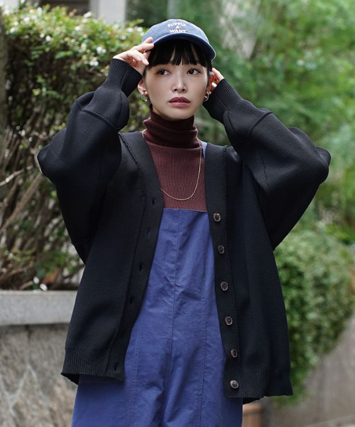 zootie（ズーティー）の「ダンボールニット Vネックカーディガン（カーディガン/ボレロ・レディース・グリーン系その他/ライトグレー/ブルー/アイボリー/ブラック・フリー）」の7枚目の写真