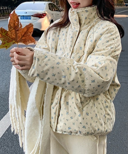 LAC-VERT（ラック・ヴェール）の「小花柄コンパクト丈パデットジャケット / 中綿ダウンジャケット（ダウンジャケット/コート・レディース・ブルー/ピンク・MEDIUM/LARGE）」の10枚目の写真