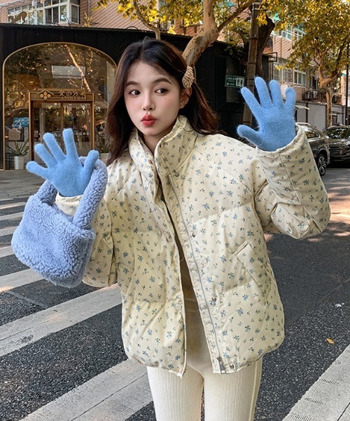 LAC-VERT（ラック・ヴェール）の「小花柄コンパクト丈パデットジャケット / 中綿ダウンジャケット（ダウンジャケット/コート・レディース・ブルー/ピンク・MEDIUM/LARGE）」の13枚目の写真