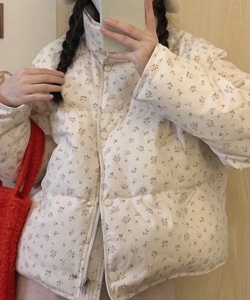 LAC-VERT（ラック・ヴェール）の「小花柄コンパクト丈パデットジャケット / 中綿ダウンジャケット（ダウンジャケット/コート・レディース・ブルー/ピンク・MEDIUM/LARGE）」の15枚目の写真