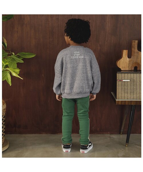 F.O.KIDS(エフオーキッズ)の「ロゴ刺繍トレーナー(スウェット・キッズ・グレー/マスタード/ネイビー/レッド・80/90/100/110/120/130/140)」の8枚目の写真
