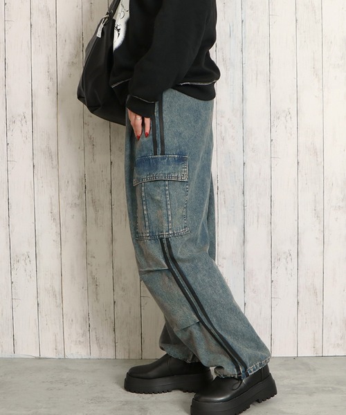 GORGE（ゴージ）の「ラインデニムカーゴパンツ（カーゴパンツ・レディース・ベージュ/ケミカルウォッシュ/ブラック・F）」の2枚目の写真