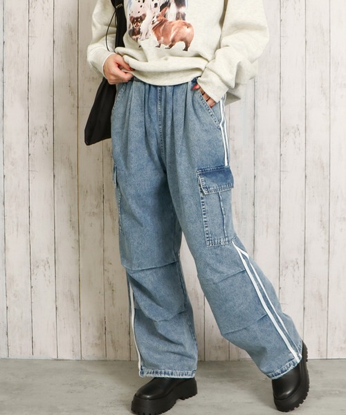 GORGE（ゴージ）の「ラインデニムカーゴパンツ（カーゴパンツ・レディース・ベージュ/ケミカルウォッシュ/ブラック・F）」の3枚目の写真