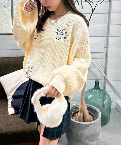 apres jour mignon(アプレジュールミニョン)の「手書きロゴ刺繍ニット【ZOZOTOWN限定アイテム】(ニット/セーター・レディース・ピンク/ネイビー/マスタード/アイボリー/ブラック・フリー/X-LARGE)」の9枚目の写真