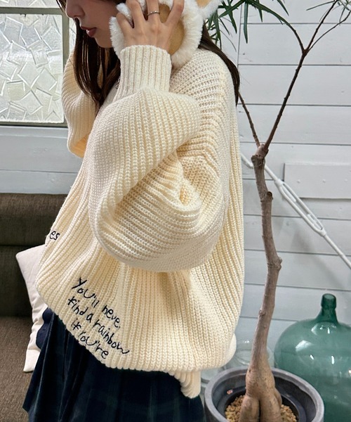 apres jour mignon(アプレジュールミニョン)の「手書きロゴ刺繍ニット【ZOZOTOWN限定アイテム】(ニット/セーター・レディース・ピンク/ネイビー/マスタード/アイボリー/ブラック・フリー/X-LARGE)」の12枚目の写真