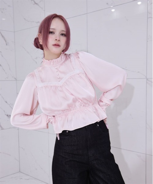FickleBebe（フィクルベベ）の「サテンペプラムブラウス（シャツ 