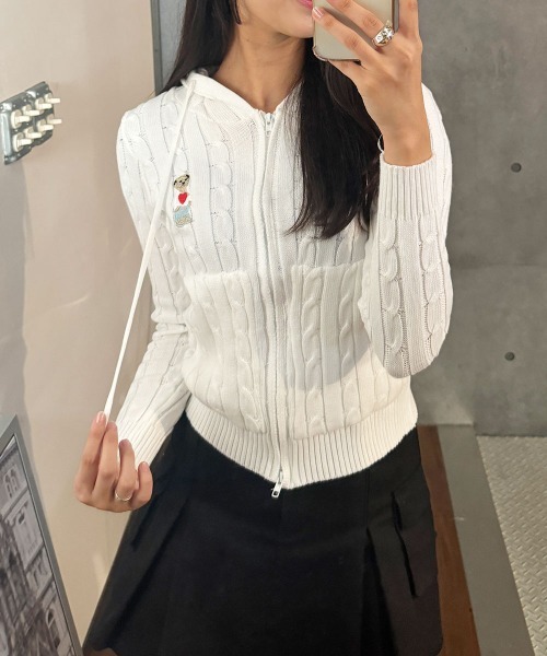 VIVID LADY（ビビッドレディー）の「ニットカーディガン フロントジップ フート付き（カーディガン/ボレロ・レディース・スカイブルー/ブラック/ピンク/アイボリー/プラム・FREE）」の2枚目の写真