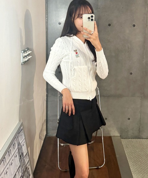 VIVID LADY（ビビッドレディー）の「ニットカーディガン フロントジップ フート付き（カーディガン/ボレロ・レディース・スカイブルー/ブラック/ピンク/アイボリー/プラム・FREE）」の10枚目の写真