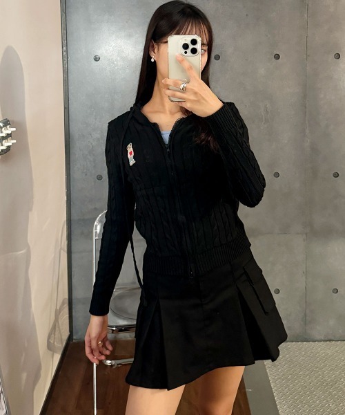 VIVID LADY（ビビッドレディー）の「ニットカーディガン フロントジップ フート付き（カーディガン/ボレロ・レディース・スカイブルー/ブラック/ピンク/アイボリー/プラム・FREE）」の22枚目の写真