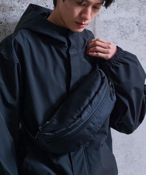 THE SHOP TK （ザ ショップ ティーケー ）の「◆メタルバックルウエストバッグ（ボディバッグ/ウエストポーチ・メンズ・ブラック/ダークグレー・00）」の2枚目の写真