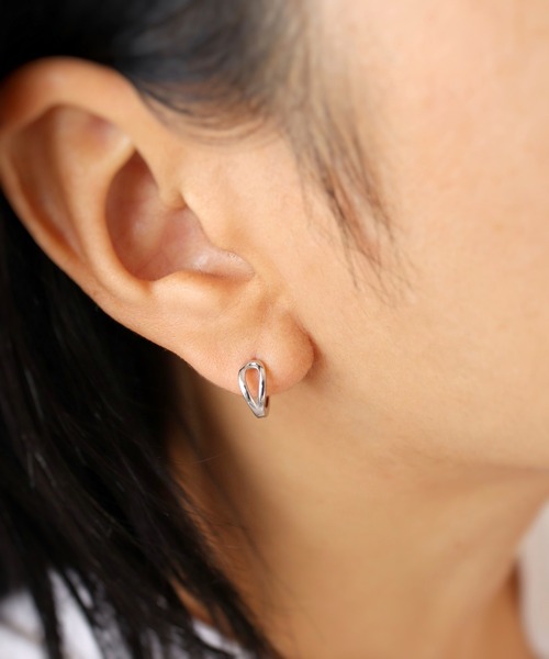 CERCA(チェルカ)の「KAM.accessory/silver925/金属アレルギー対応/ミニフープピアス/逆しずく型ピアス(ピアス(両耳用)・レディース・シルバー/ゴールド・FREE)」の1枚目の写真