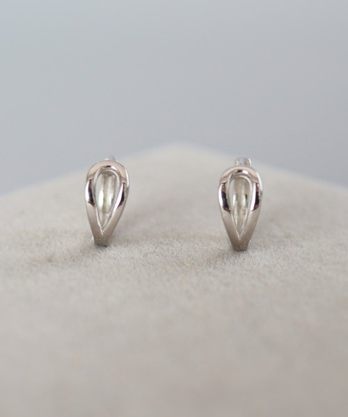 CERCA(チェルカ)の「KAM.accessory/silver925/金属アレルギー対応/ミニフープピアス/逆しずく型ピアス(ピアス(両耳用)・レディース・シルバー/ゴールド・FREE)」の4枚目の写真
