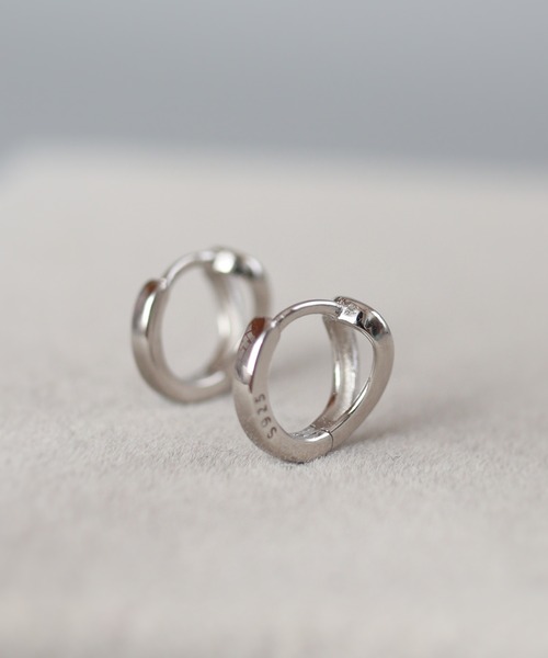 CERCA(チェルカ)の「KAM.accessory/silver925/金属アレルギー対応/ミニフープピアス/逆しずく型ピアス(ピアス(両耳用)・レディース・シルバー/ゴールド・FREE)」の10枚目の写真