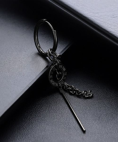 SBG(エスビー)の「SBG ローマ数字リング&チェーンピアス 片耳(ピアス(片耳用)・メンズ・ブラック/シルバー・FREE)」の4枚目の写真