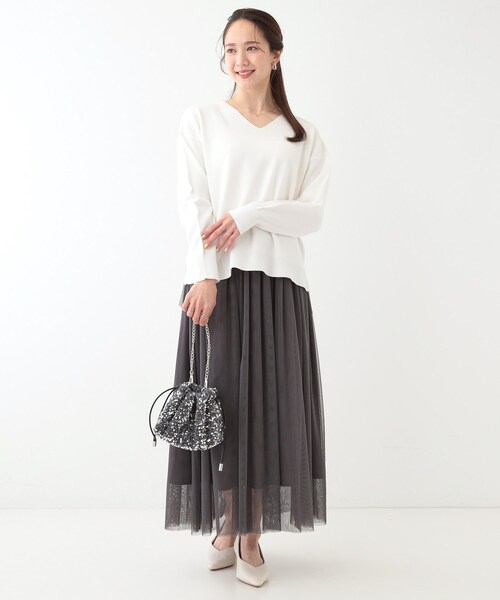 DRESKIP（ドレスキップ）の「【洗える/S-LL】お顔周りすっきり 優しい肌触りのVネックニット（ニット/セーター・レディース・グレー系2/ホワイト系5/ライトパープル/オフホワイト/ライトイエロー系/ベージュ系2・02/01/04/03）」の7枚目の写真