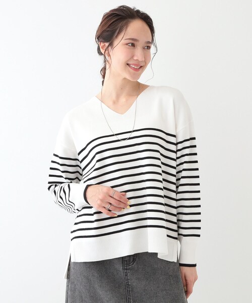 DRESKIP（ドレスキップ）の「【洗える/S-LL】お顔周りすっきり 優しい肌触りのVネックニット（ニット/セーター・レディース・グレー系2/ホワイト系5/ライトパープル/オフホワイト/ライトイエロー系/ベージュ系2・02/01/04/03）」の13枚目の写真