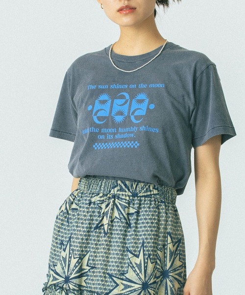 ROSE BUD(ローズバッド)の「(mag.by c)SUN&MOON S/S TEE(Tシャツ/カットソー・レディース・ブラック/ネイビー/レッド・ONE SIZE)」の2枚目の写真