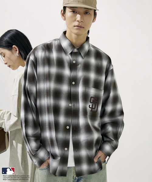 MLB（メジャーリーグベースボール）の「FREAK’S STORE/フリークスストア MLB ロングスリーブ チェックシャツ（シャツ/ブラウス・メンズ・ブラック/グレー/ブラウン・LARGE/MEDIUM）」の9枚目の写真