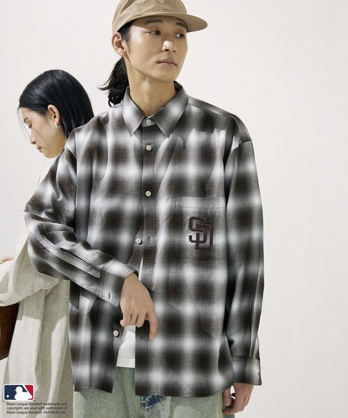 MLB（メジャーリーグベースボール）の「FREAK’S STORE/フリークスストア MLB ロングスリーブ チェックシャツ（シャツ/ブラウス・メンズ・ブラック/グレー/ブラウン・LARGE/MEDIUM）」の10枚目の写真